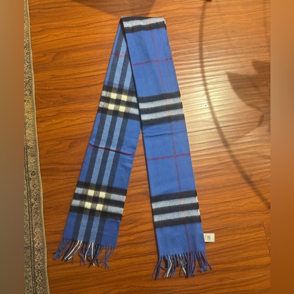 Burberry 100% Cashmere Blue Checkered Scarf - Picture 1 of 5